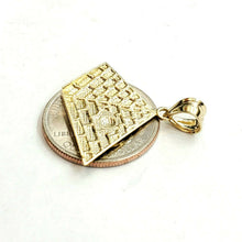 Load image into Gallery viewer, New 10k yellow solid Gold Egyptian pyramid eye Pendant fine gift jewelry 2.3g