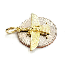 Load image into Gallery viewer, 18k yellow gold Farvahar Faravahar Persian Ahoura Mazda Zoroastrian pendant 2.7g