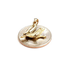 Load image into Gallery viewer, New 14k yellow Gold lizard Pendant animal charm gift fine jewelry 2g