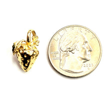 Load image into Gallery viewer, 14k yellow gold 3D Strawberry fruit Fresa leaf pendant charm fine jewelry 3.7g