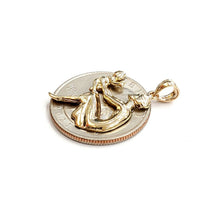 Load image into Gallery viewer, New 14k yellow Gold mother mom and baby newborn Pendant gift fine jewelry 2.4g