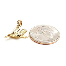 Load image into Gallery viewer, New 14k yellow Gold lizard Pendant animal charm gift fine jewelry 2g