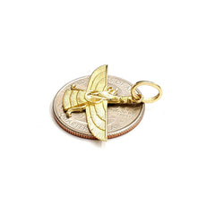 Load image into Gallery viewer, 18k yellow gold Farvahar Faravahar Persian Ahoura Mazda Zoroastrian pendant 2.7g