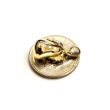 Load image into Gallery viewer, New 14k yellow gold 3D Pear fruit Pera With leaf pendant charm fine jewelry 4.2g