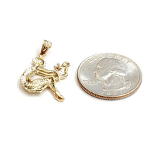 Load image into Gallery viewer, New 14k yellow Gold mother mom and baby newborn Pendant gift fine jewelry 2.4g
