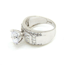 Load image into Gallery viewer, New 14k white Gold woman's engagement ring round cubic zirconia size 7