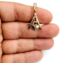 Load image into Gallery viewer, 14k yellow Gold Freemason Masonic Pendant charm gift religious fine jewelry 2.3g
