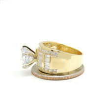 Load image into Gallery viewer, 14k yellow Gold woman's engagement ring with round cut cubic zirconia size 7