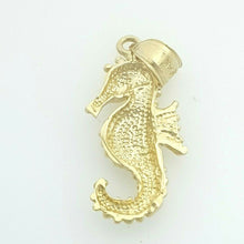 Load image into Gallery viewer, New 14k yellow Gold sea horse Pendant charm gift fine jewelry unisex 1.6g