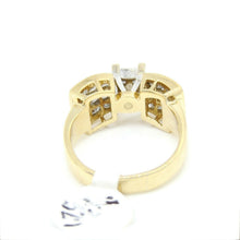 Load image into Gallery viewer, pre owned 1.75Ct Natural square Diamond 14k yellow Gold Engagement Ring Sz 7.75