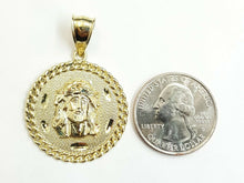 Load image into Gallery viewer, 10k yellow gold round Jesus face head pendant charm religious jewelry 1.18" 6.1g