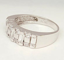 Load image into Gallery viewer, 14k white Gold woman's ring size 8 with cubic zirconia fine jewelry 4.2g