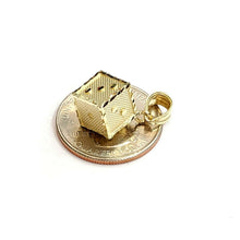 Load image into Gallery viewer, 10k yellow Gold 3D dice Pendant charm diamond cut gamble Vegas fine jewelry 2.6g