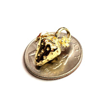 Load image into Gallery viewer, 14k yellow gold 3D Strawberry fruit Fresa leaf pendant charm fine jewelry 3.7g
