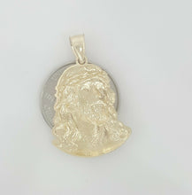 Load image into Gallery viewer, 14k yellow gold jesus face head pendant charm fine religious gift jewelry 4.2g
