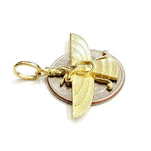 Load image into Gallery viewer, 18k yellow gold Farvahar Faravahar Persian Ahoura Mazda Zoroastrian pendant 4.8g
