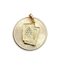Load image into Gallery viewer, 14k yellow solid Gold playing card Pendant charm casino fine jewelry unisex 2.7g
