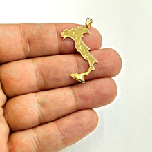 Load image into Gallery viewer, 14k yellow gold ITALIA ITALY outline map pendant charm gift fine jewelry 1.5g
