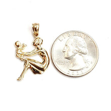 Load image into Gallery viewer, New 14k yellow Gold mother mom and baby newborn Pendant gift fine jewelry 2.4g
