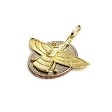 Load image into Gallery viewer, 18k yellow gold Farvahar Faravahar Persian Ahoura Mazda Zoroastrian pendant 4.8g
