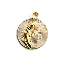 Load image into Gallery viewer, New 14k yellow Gold Solid 3D Hot Dog Pendant charm Food fine jewelry Gift 3.6g
