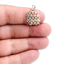 Load image into Gallery viewer, New 14k yellow Gold tic tac toe xoxo Pendant charm game fine jewelry gift 2.1g
