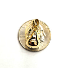 Load image into Gallery viewer, New 14k yellow gold 3D Pear fruit Pera With leaf pendant charm fine jewelry 4.2g
