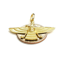 Load image into Gallery viewer, 18k yellow gold Farvahar Faravahar Persian Ahoura Mazda Zoroastrian pendant 4.8g
