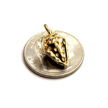 Load image into Gallery viewer, 14k yellow gold 3D Strawberry fruit Fresa leaf pendant charm fine jewelry 3.7g
