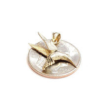 Load image into Gallery viewer, New 14k yellow Gold solid 3D Hummingbird Pendant charm gift fine jewelry 2.3g
