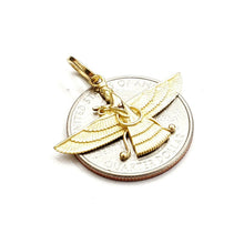 Load image into Gallery viewer, 18k yellow gold Farvahar Faravahar Persian Ahoura Mazda Zoroastrian pendant 2.7g
