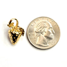 Load image into Gallery viewer, 14k yellow gold 3D Strawberry fruit Fresa leaf pendant charm fine jewelry 3.7g
