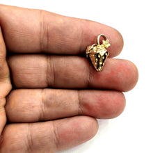 Load image into Gallery viewer, 14k yellow gold 3D Strawberry fruit Fresa leaf pendant charm fine jewelry 3.7g
