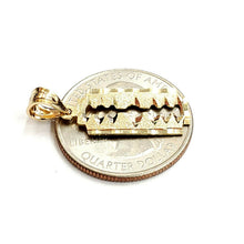 Load image into Gallery viewer, New 14k yellow gold razor blade pendant charm Fine Jewelry Gifts unisex 1.3g
