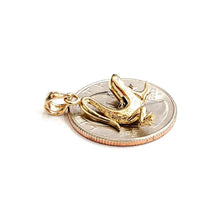 Load image into Gallery viewer, New 14k yellow Gold lizard Pendant animal charm gift fine jewelry 2g
