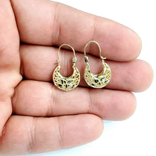 Load image into Gallery viewer, 10K yellow Gold filigree basket Earrings Canastita diamond cut fine jewelry 1.8g
