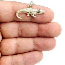 Load image into Gallery viewer, New 14k yellow Gold Alligator crocodile Pendant charm gift fine jewelry 2.7g
