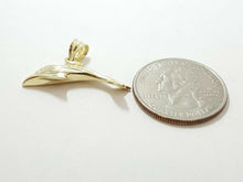 Load image into Gallery viewer, New 10k yellow Gold dolphin animal ocean Pendant charm fine gift jewelry 2.4g
