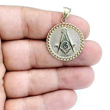 Load image into Gallery viewer, New 10k yellow Gold round Freemason Masonic Pendant 0.97" religious jewelry 3.9g
