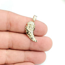 Load image into Gallery viewer, New 10k Yellow Gold Single Angel Wing Pendant Diamond Cut Unisex fine jewelry 1g
