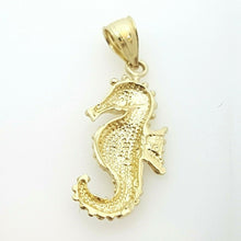 Load image into Gallery viewer, New 14k yellow Gold sea horse Pendant charm gift fine jewelry unisex 1.6g
