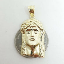 Load image into Gallery viewer, 10k yellow gold Jesus face head pendant charm fine gift religious jewelry 3.2g
