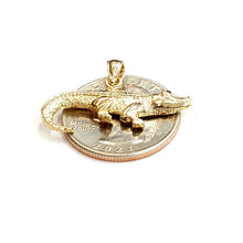 Load image into Gallery viewer, New 14k yellow Gold Alligator crocodile Pendant charm gift fine jewelry 2.7g
