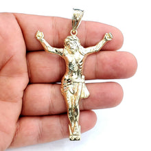 Load image into Gallery viewer, 10k yellow gold Jesus full body religious pendant charm gift fine jewelry 6.5g
