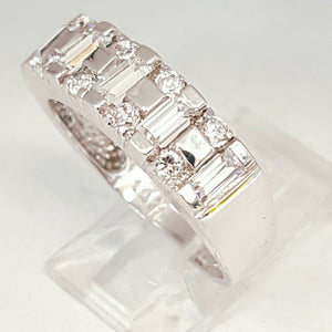 14k white Gold woman's ring size 8 with cubic zirconia fine jewelry 4.2g