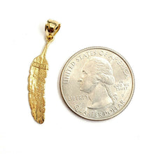 Load image into Gallery viewer, New 14k Yellow Gold solid feather Pendant Unisex gift fine jewelry 1.1g
