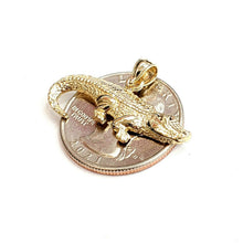 Load image into Gallery viewer, New 14k yellow Gold Alligator crocodile Pendant charm gift fine jewelry 2.7g
