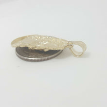 Load image into Gallery viewer, 14k yellow gold jesus face head pendant charm fine religious gift jewelry 4.2g
