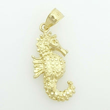 Load image into Gallery viewer, New 14k yellow Gold sea horse Pendant charm gift fine jewelry unisex 1.6g
