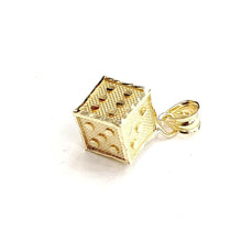 Load image into Gallery viewer, 10k yellow Gold 3D dice Pendant charm diamond cut gamble Vegas fine jewelry 2.3g
